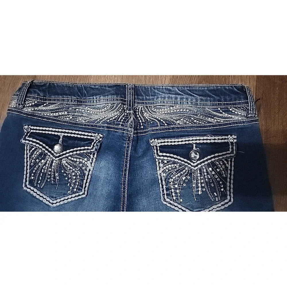 Arizona Women's Jean Co Shorts Bermuda‎ Embroidered Pockets Denim Blue Size 18.5